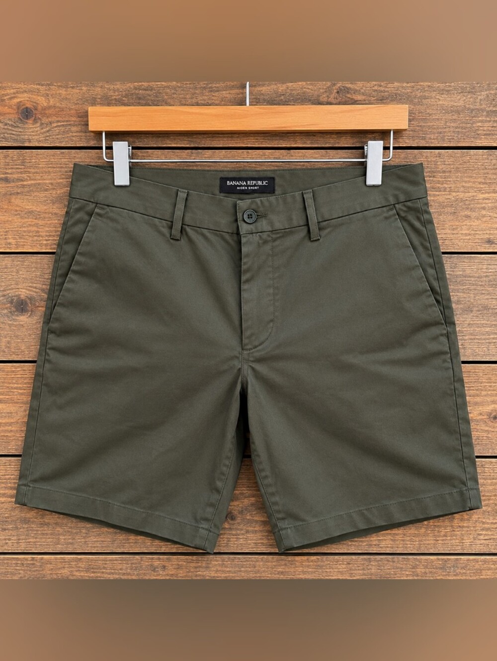 Banana Republic Olive Green Flat Front Men's Aiden Short